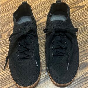 Suave Stylish Black Knit Unisex Shoes. Women sz9.5 men sz7.5